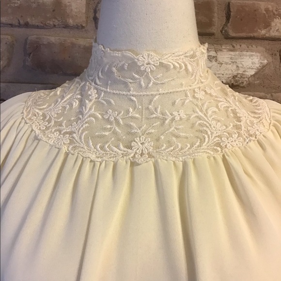 JAFF BY CAROL ANDERSON Vintage Cream Lace Neck Long Sleeve Blouse Top - Picture 2 of 6